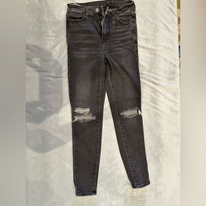 AMERICAN EAGLE APPAREL Ladies Women's Size 0 Short Black Distressed Jeans